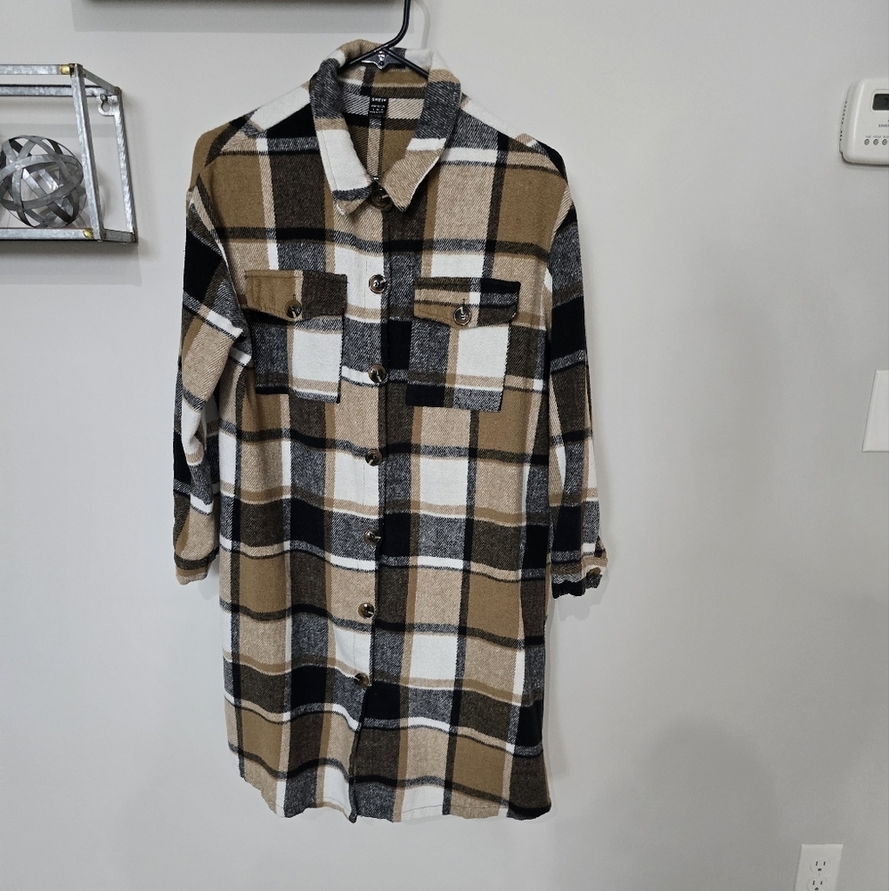 Classic Plaid Shirt in Neutral Tones​